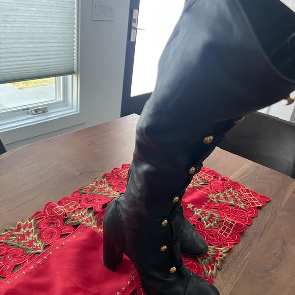 Marc Jacobs size 8 leather boots, front gold buttons - Picture 6 of 12